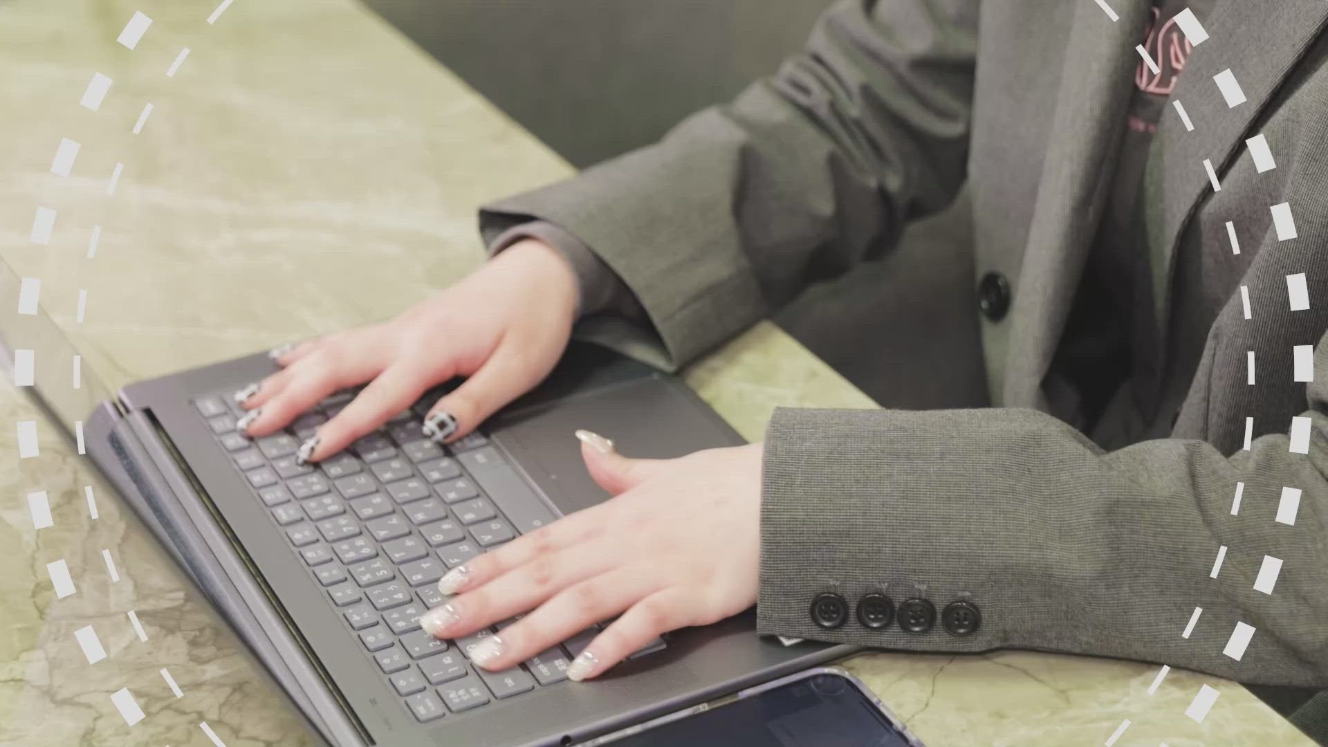 博多アロマ戦隊のスタッフによるお仕事紹介動画