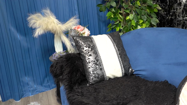 ウルトラロイヤル(ｳﾙﾄﾗｸﾞﾙｰﾌﾟ)のスタッフによるお仕事紹介動画